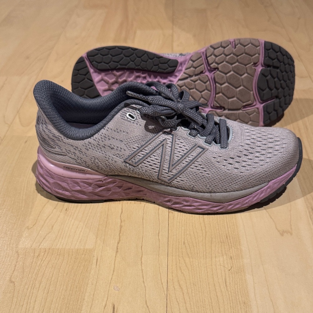 New Balance Women's Gray and Pink Athletic Shoes - Picture 2 of 2